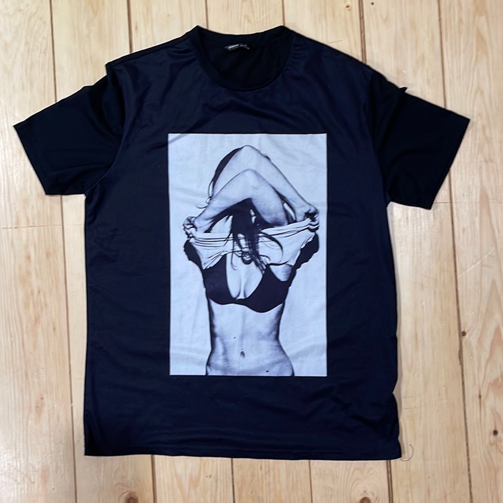 Black tee, lady graphic